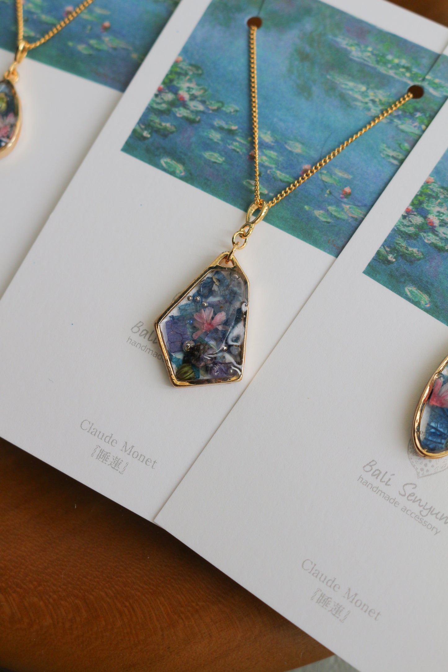 Claude Monet's Water Lilies Inspired Necklace - 睡蓮