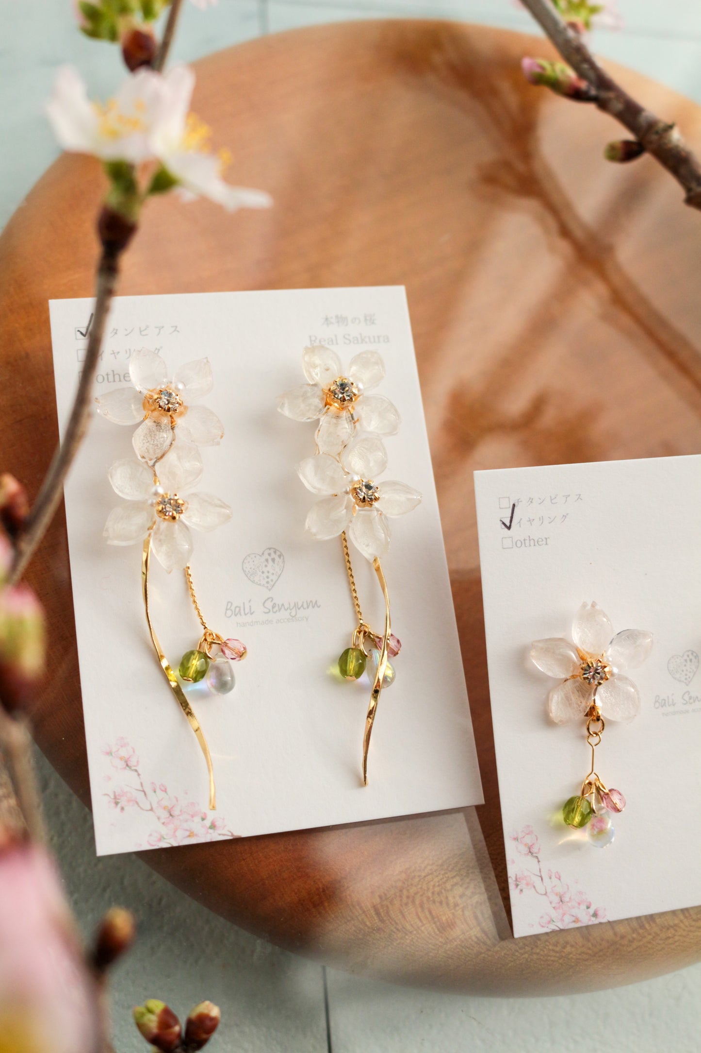 Real "Someiyoshino" Sakura Earring Kumamoto Homage- 緑桜の御衣黄 モチーフ