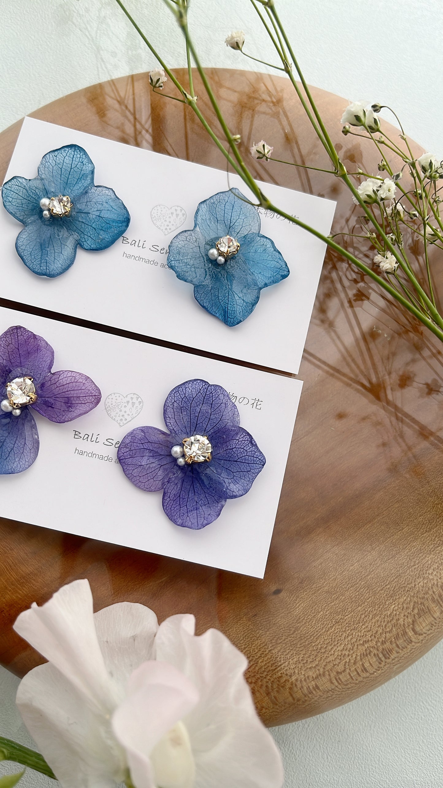 Hydrangea Petal No.49 パーツ選べます。Clip-on or Titanium Pierce