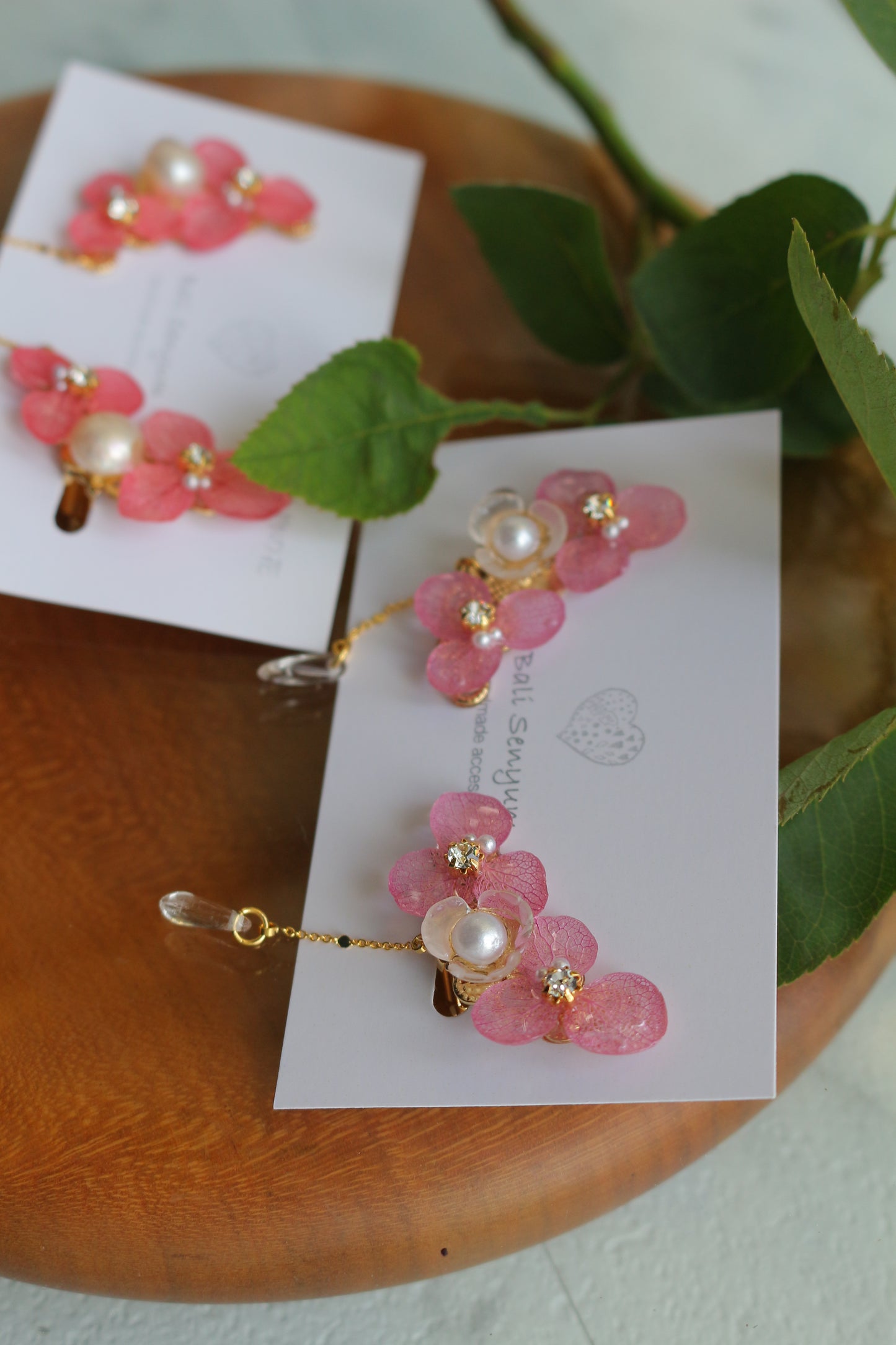 Hydrangea Pearl Flower Earring No.2- Clip-on(イヤリング)