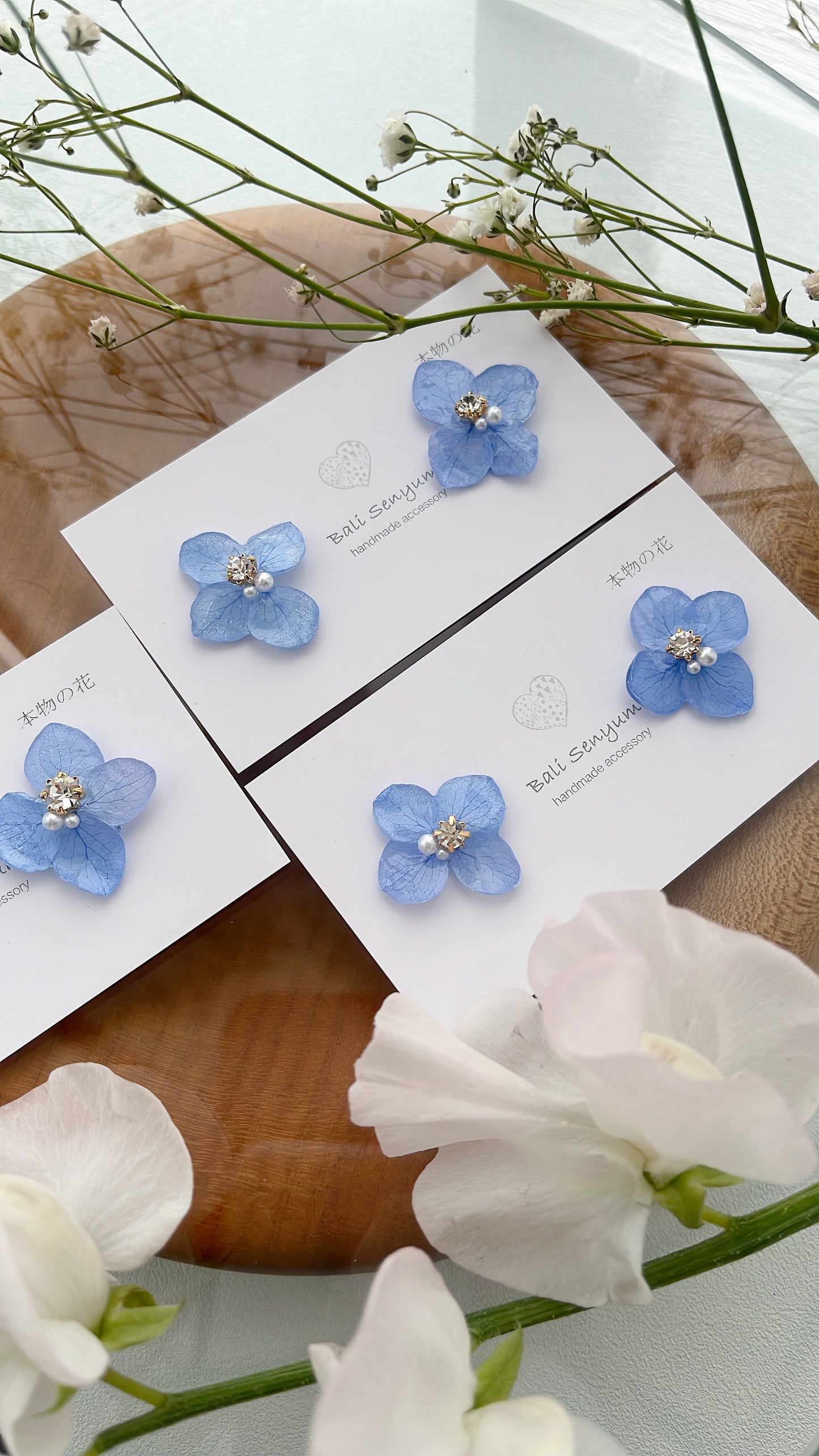 Hydrangea Petal No.50パーツ選べます。Clip-on or Titanium Pierce