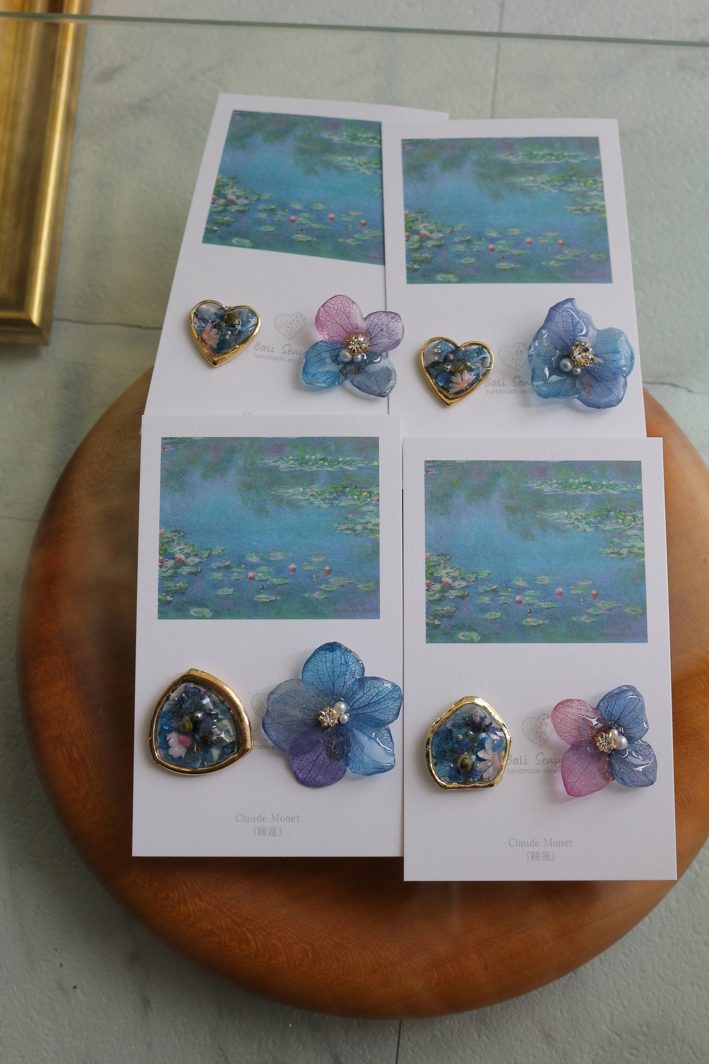 Monet's Water Lilies Inspired Flower and Medallion No.10 イヤリング Clip-on 睡蓮