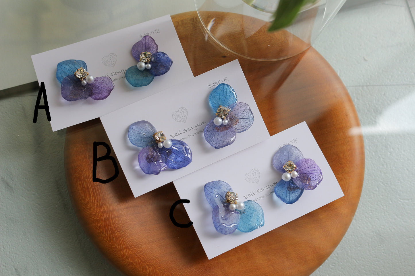Gradation Hydrangea Wing No.130 - Clip-on(イヤリング)