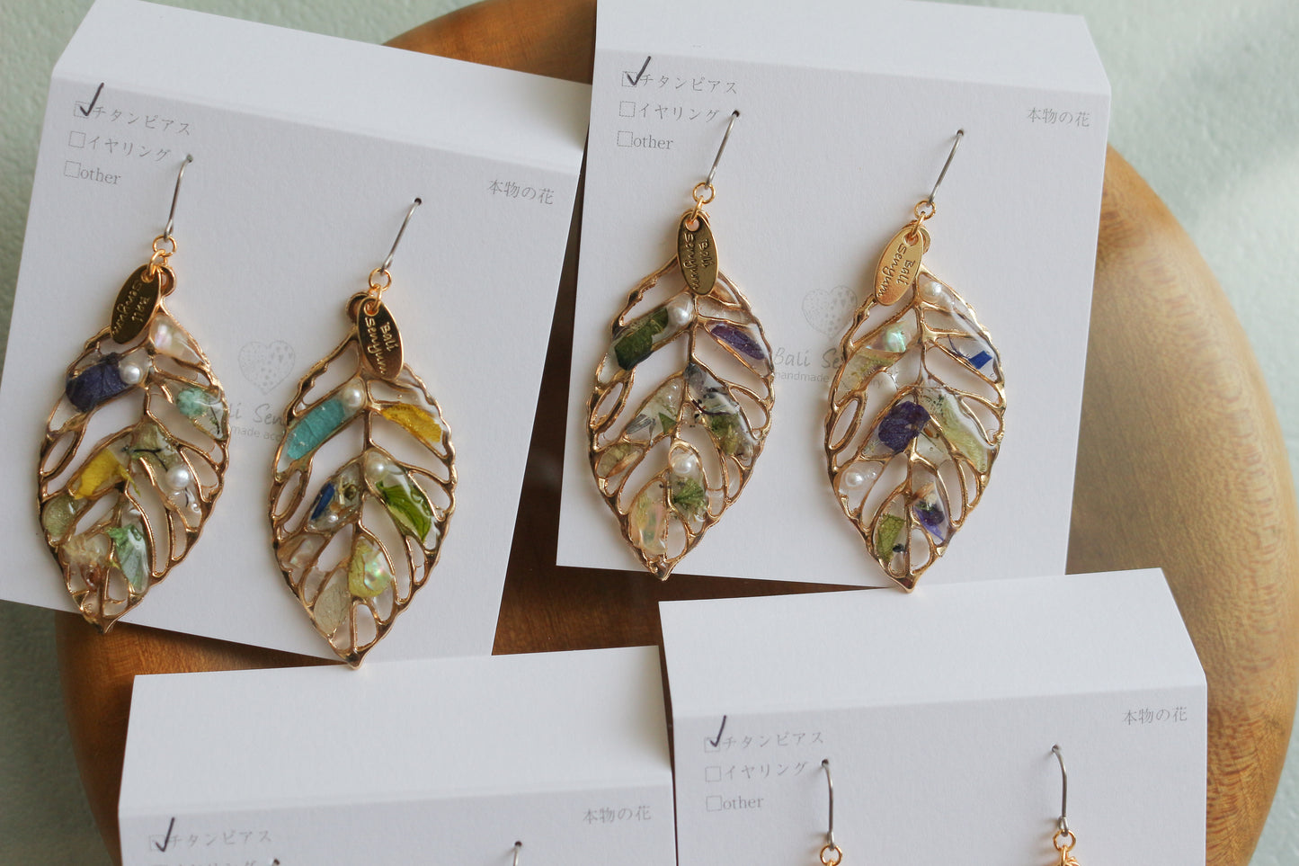 Leaf Earrings With Seasonal Flower Petals No.41