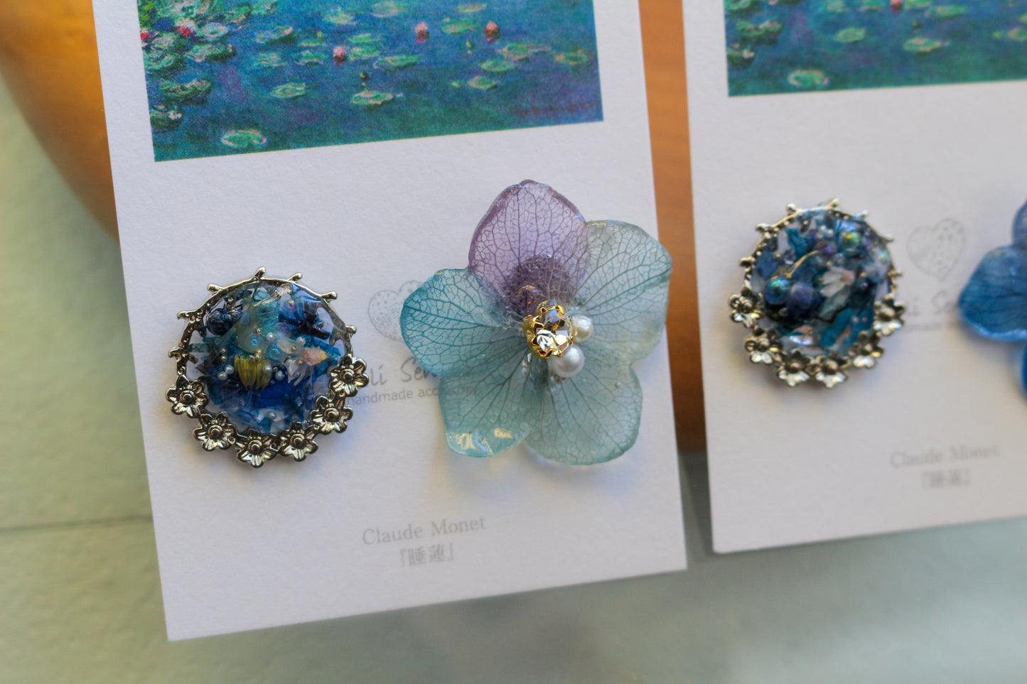 Monet's Water Lilies Inspired Flower and Medallion No.8 イヤリング Clip-on 睡蓮