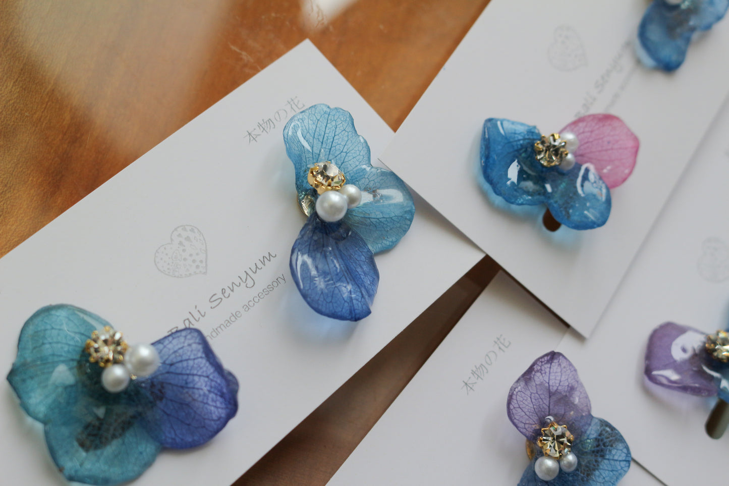 Gradation Hydrangea Wing No.125 - Clip-on(イヤリング)