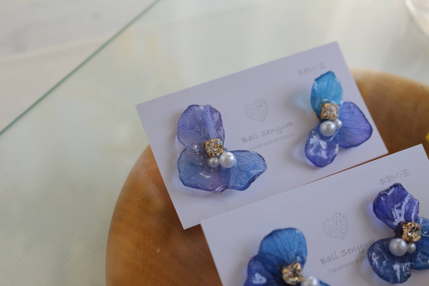 Gradation Hydrangea Wing No.104- Titanium Pierce(ピアス)