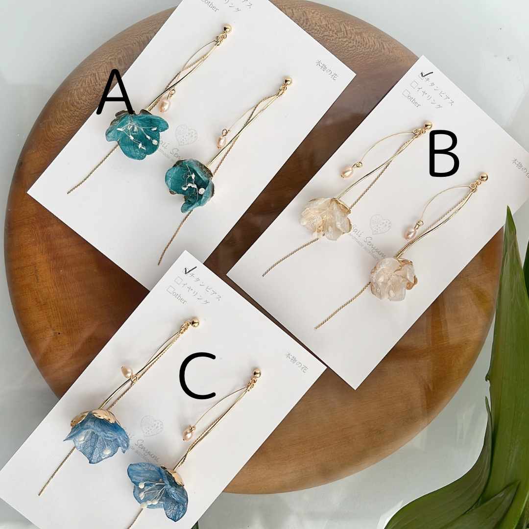 Dangling Flower Earring with Pearl ピアスorイヤリング