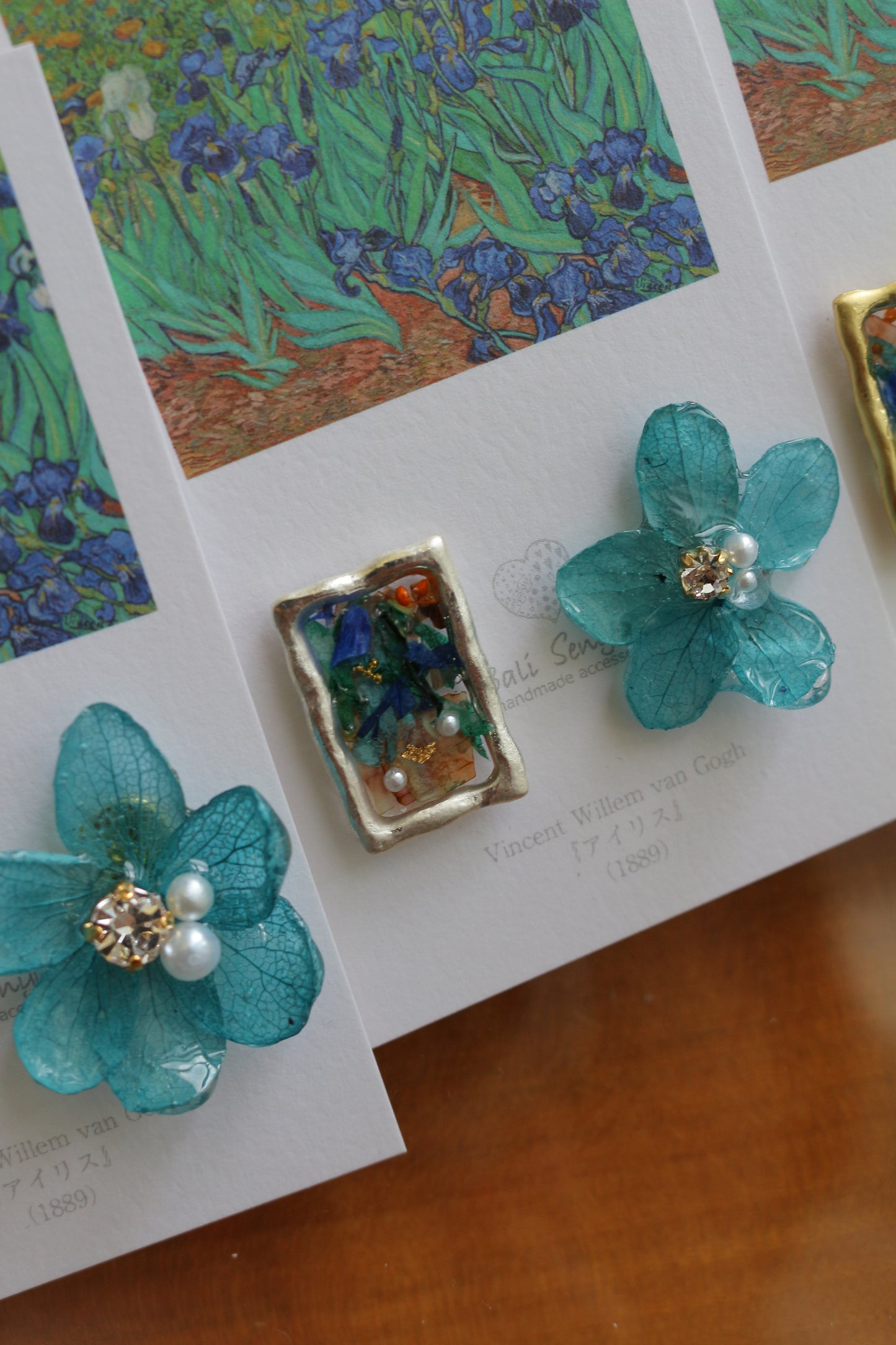 Gogh Inspired Flower and Medallion No.3 イヤリング Clip-on アイリス
