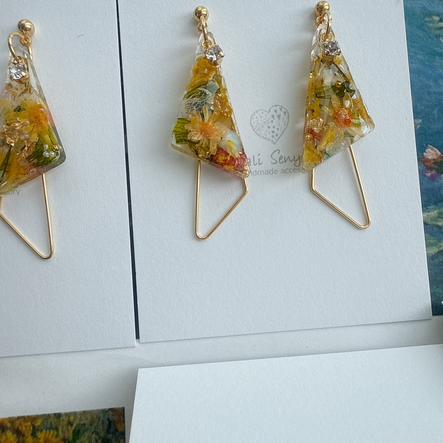 Claude Monet Sunflower Inspired Triangular Floral Earrings - ひまわり No.11