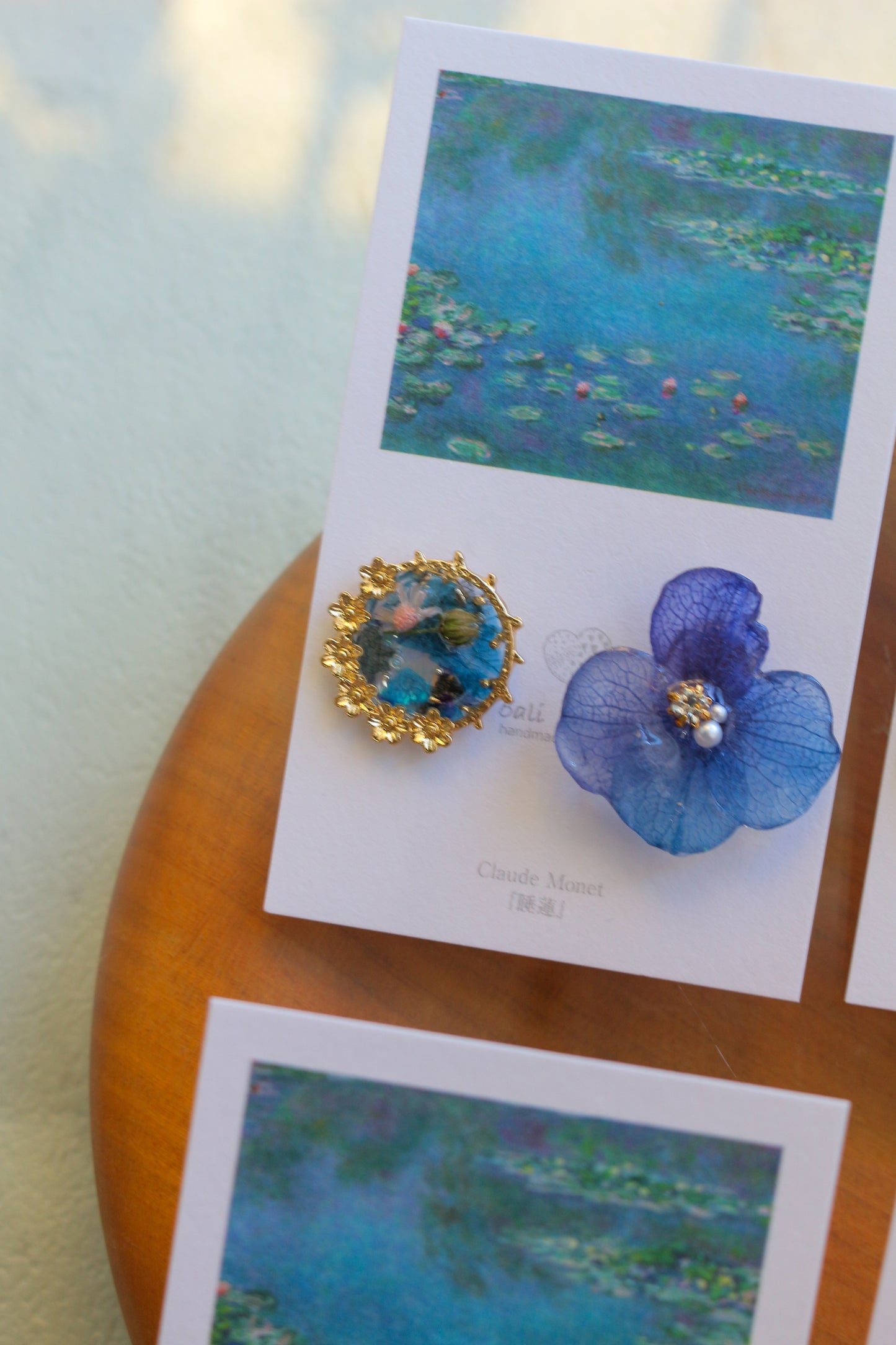Monet's Water Lilies Inspired Flower and Medallion No.8 イヤリング Clip-on 睡蓮