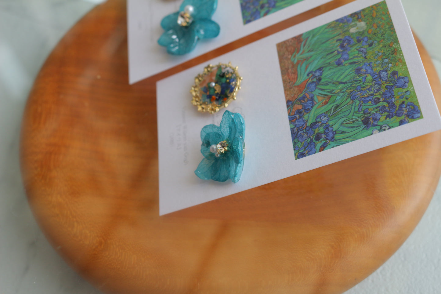 Gogh Inspired Flower and Medallion No.1 イヤリング Clip-on アイリス