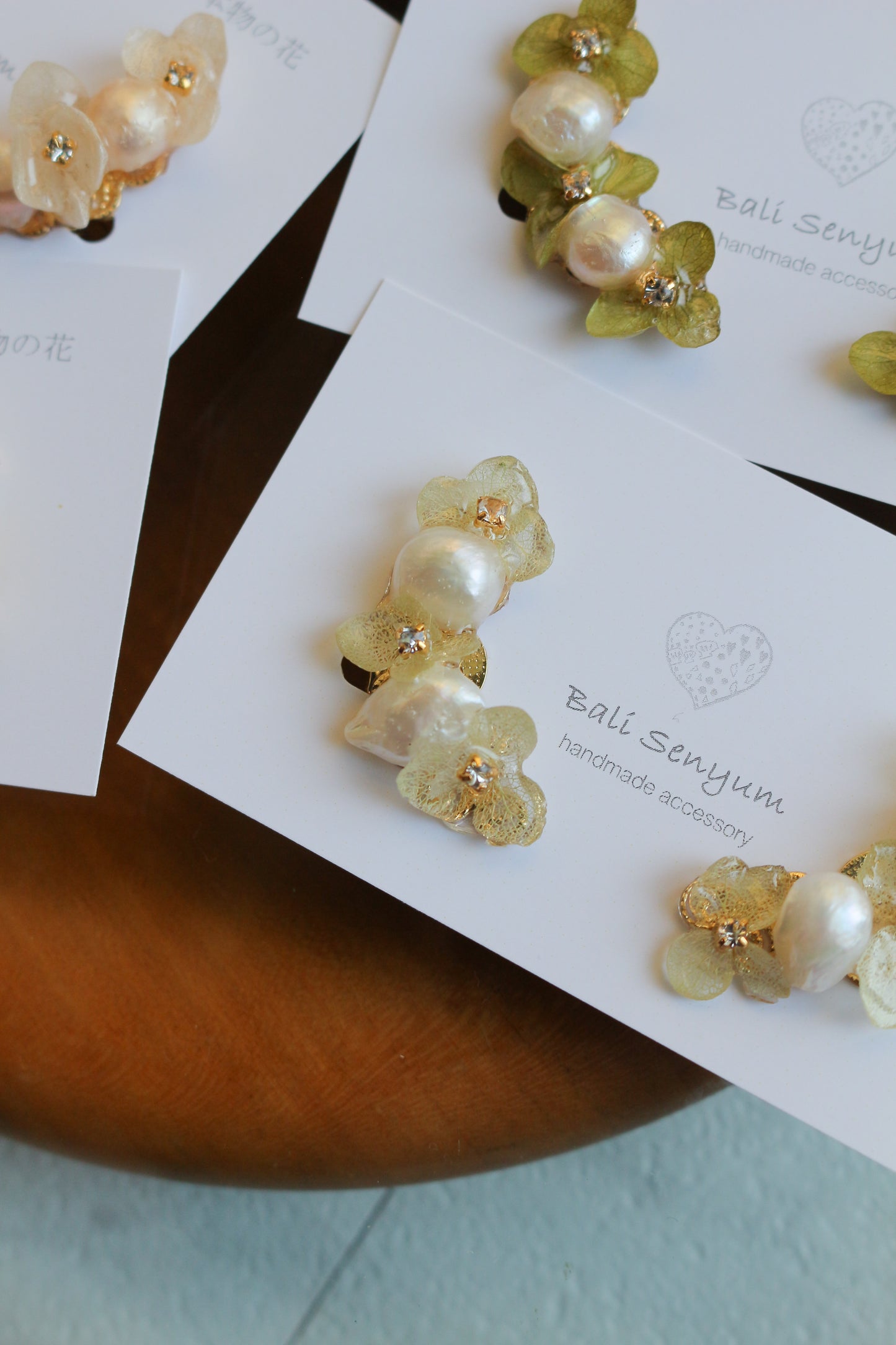 Hanayome Earrings with Pearl - 8 colors
