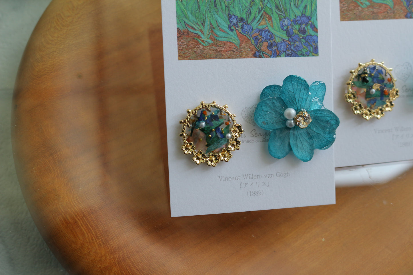 Gogh Inspired Flower and Medallion No.1 イヤリング Clip-on アイリス