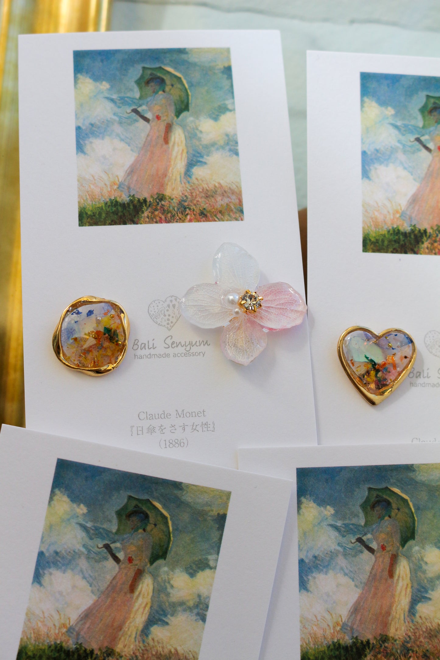Monet Inspired Flower Earrings No.5 イヤリングClip-on 日傘をさす女性