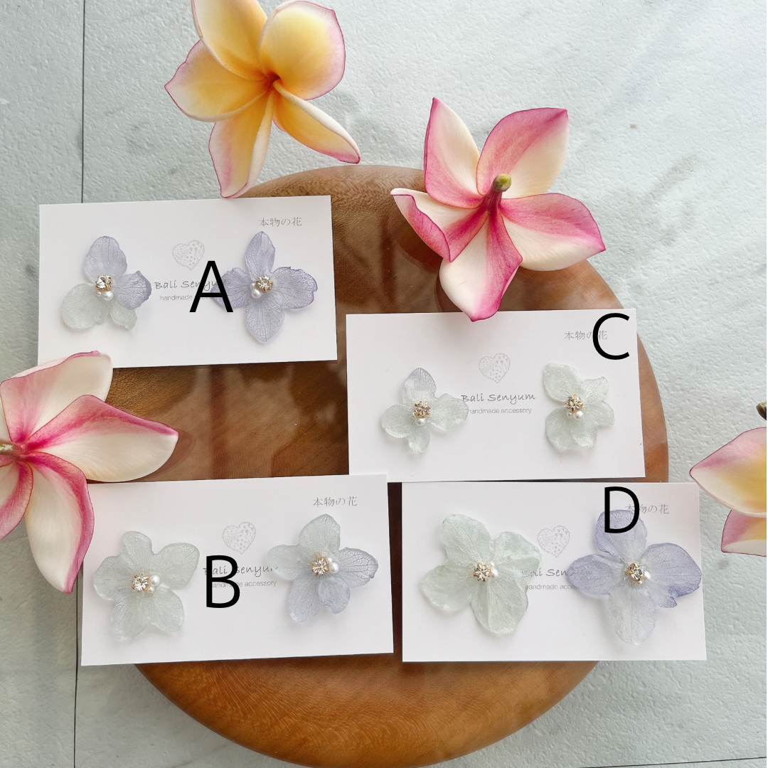 Hydrangea Petal No.13 パーツ選べます。Clip-on or Titanium Pierce