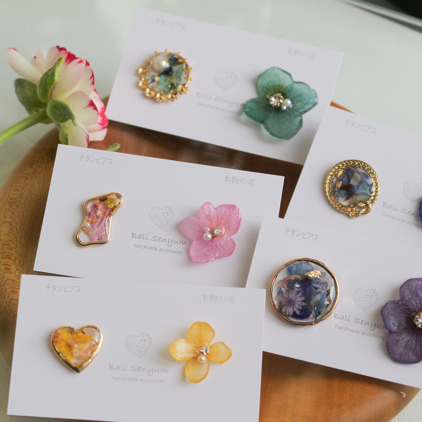 Hydrangea and Flower Medallion チタンピアス Titanium Pierce Earring No.14