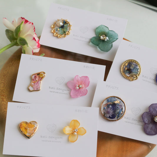 Hydrangea and Flower Medallion チタンピアス Titanium Pierce Earring No.14