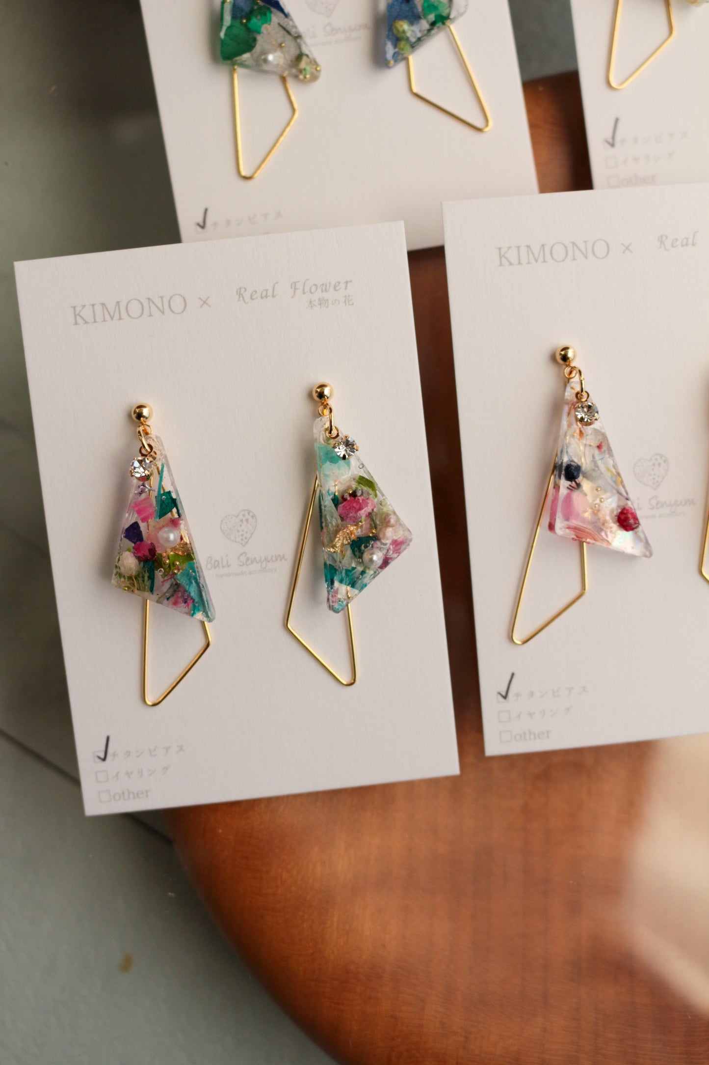 Triangular Floral Earrings - KIMONO Art Jewelry No.2 ピアス or イヤリング