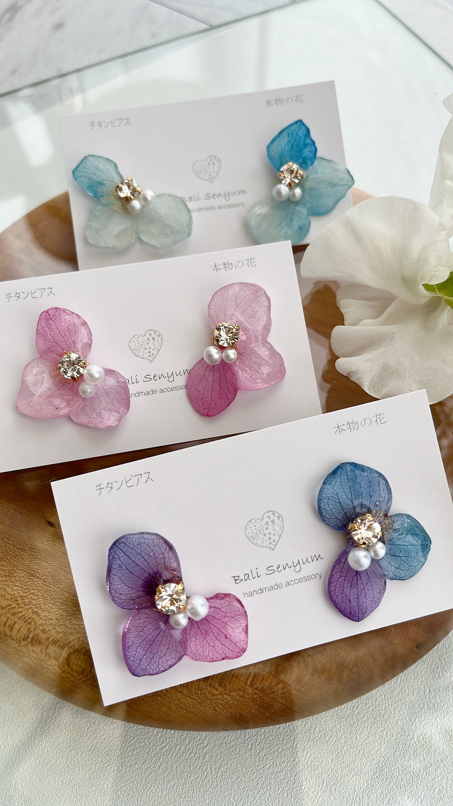 Gradation Hydrangea Wing No.92- Titanium Pierce(ピアス)