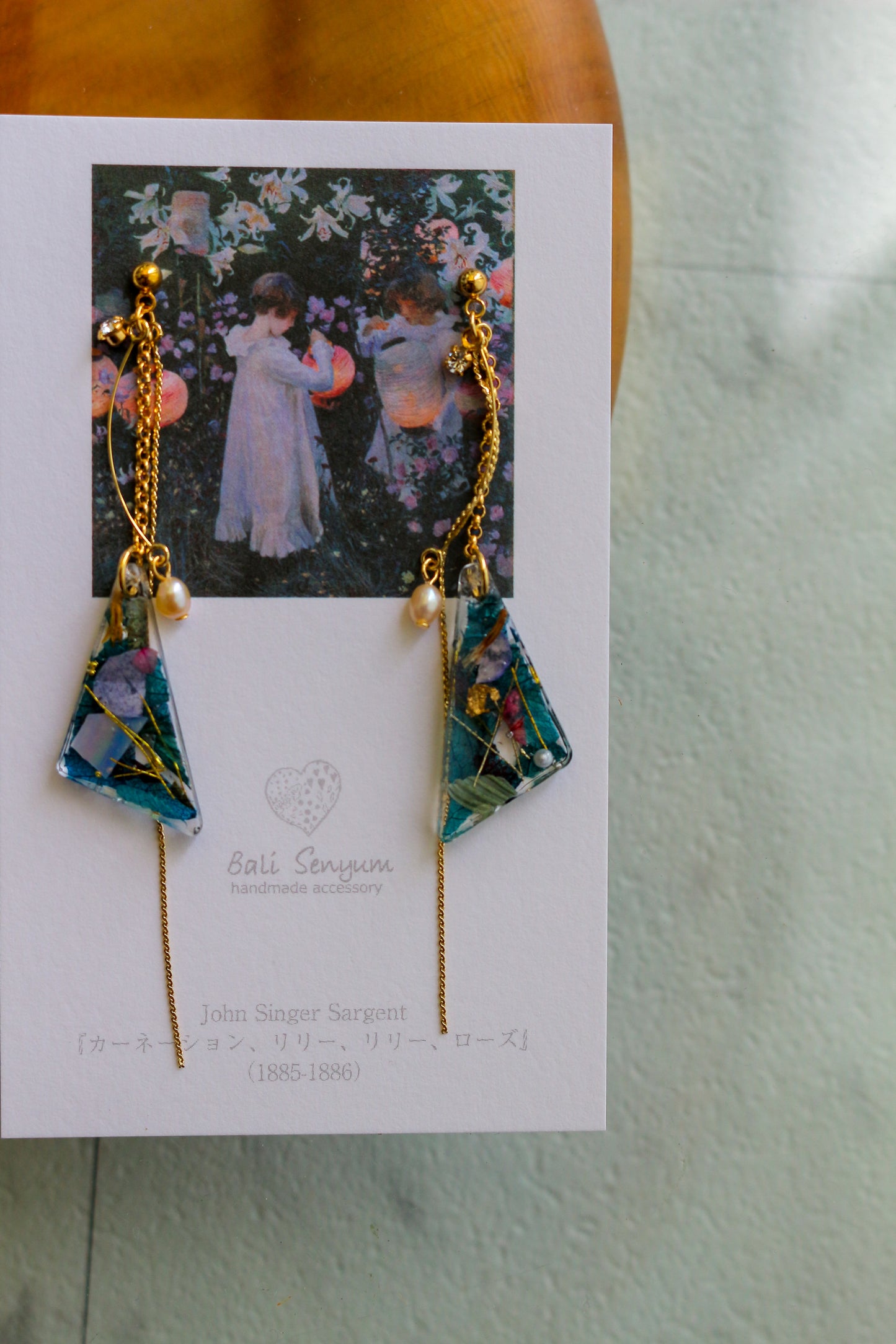 Sargent Inspired Triangular Floral Earrings-"カーネーション 、リリー、リリー、ローズ"