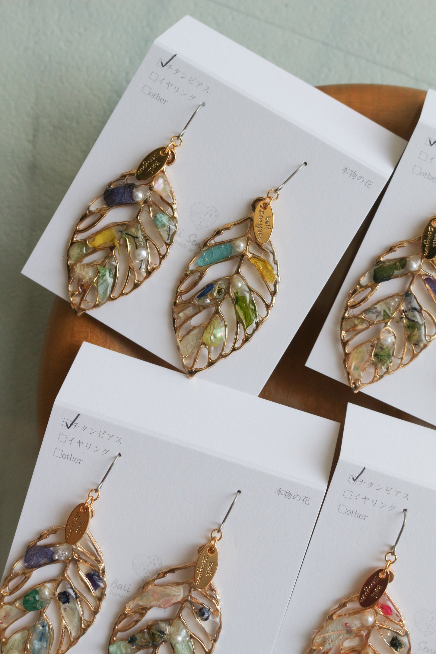 Leaf Earrings With Seasonal Flower Petals No.41