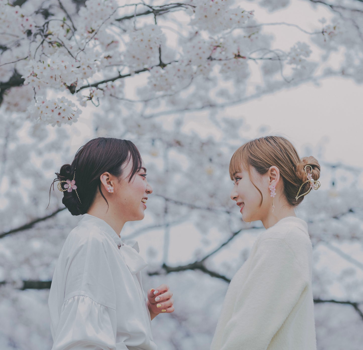 Someiyoshino Sakura Hair Clip - White Big