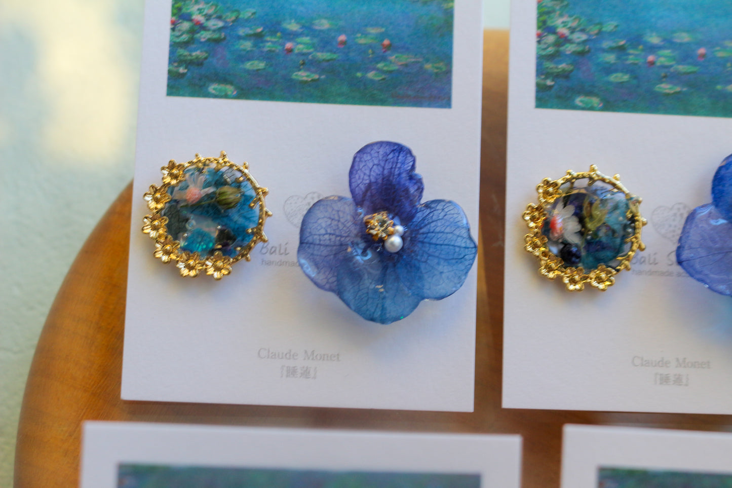 Monet's Water Lilies Inspired Flower and Medallion No.8 イヤリング Clip-on 睡蓮