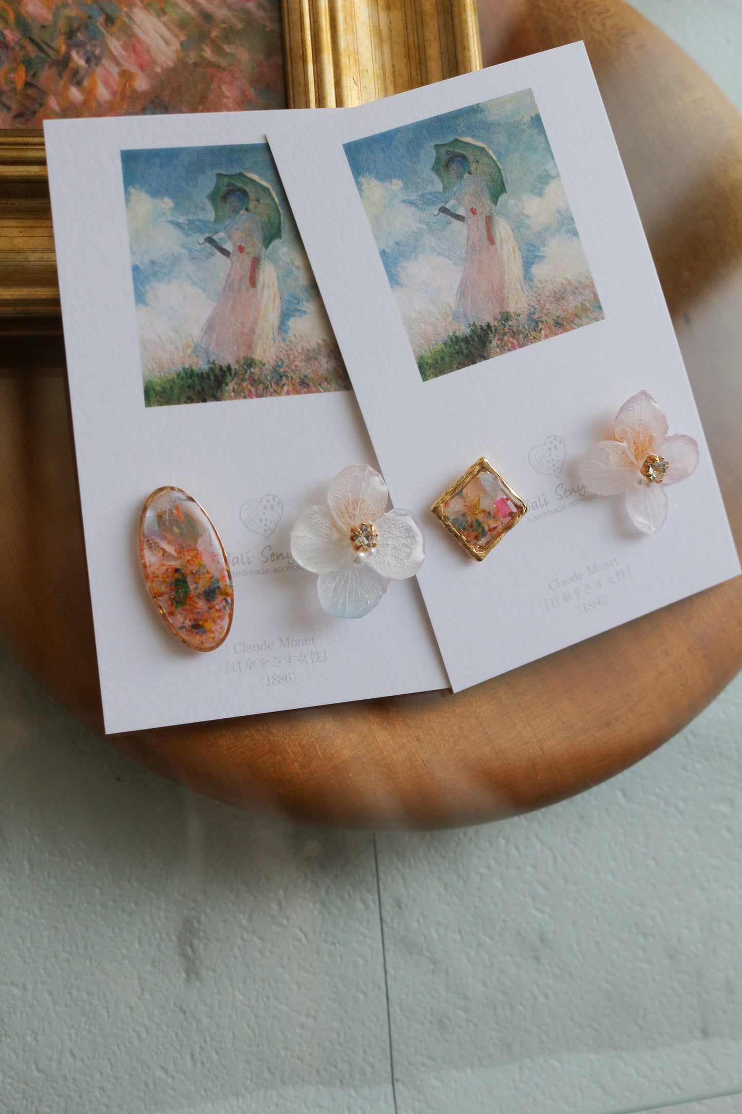 Monet Inspired Flower Earrings No.8 ピアスTitanium Pierce 日傘をさす女性