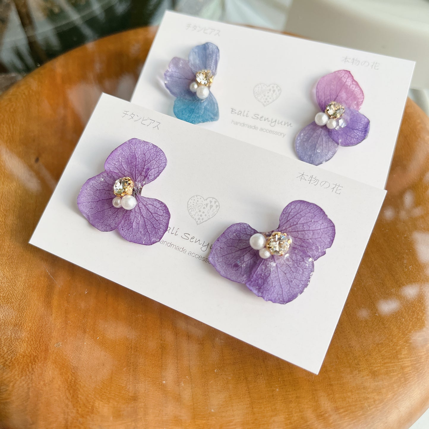 Gradation Hydrangea Wing No.80 - Titanium Pierce(ピアス)