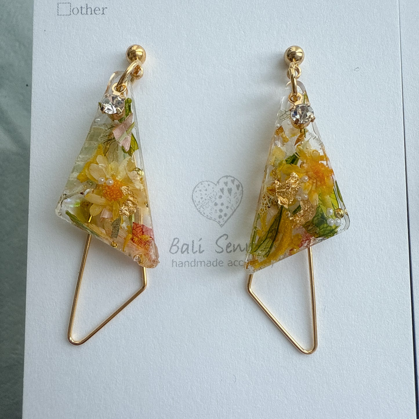 Claude Monet Sunflower Inspired Triangular Floral Earrings - ひまわり No.11