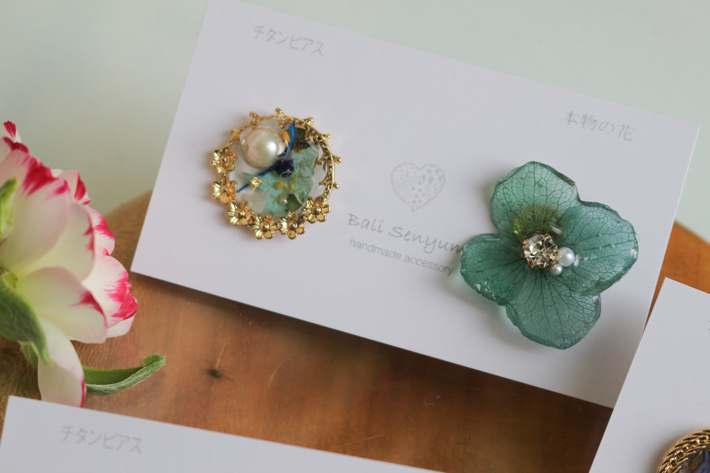 Hydrangea and Flower Medallion チタンピアス Titanium Pierce Earring No.14