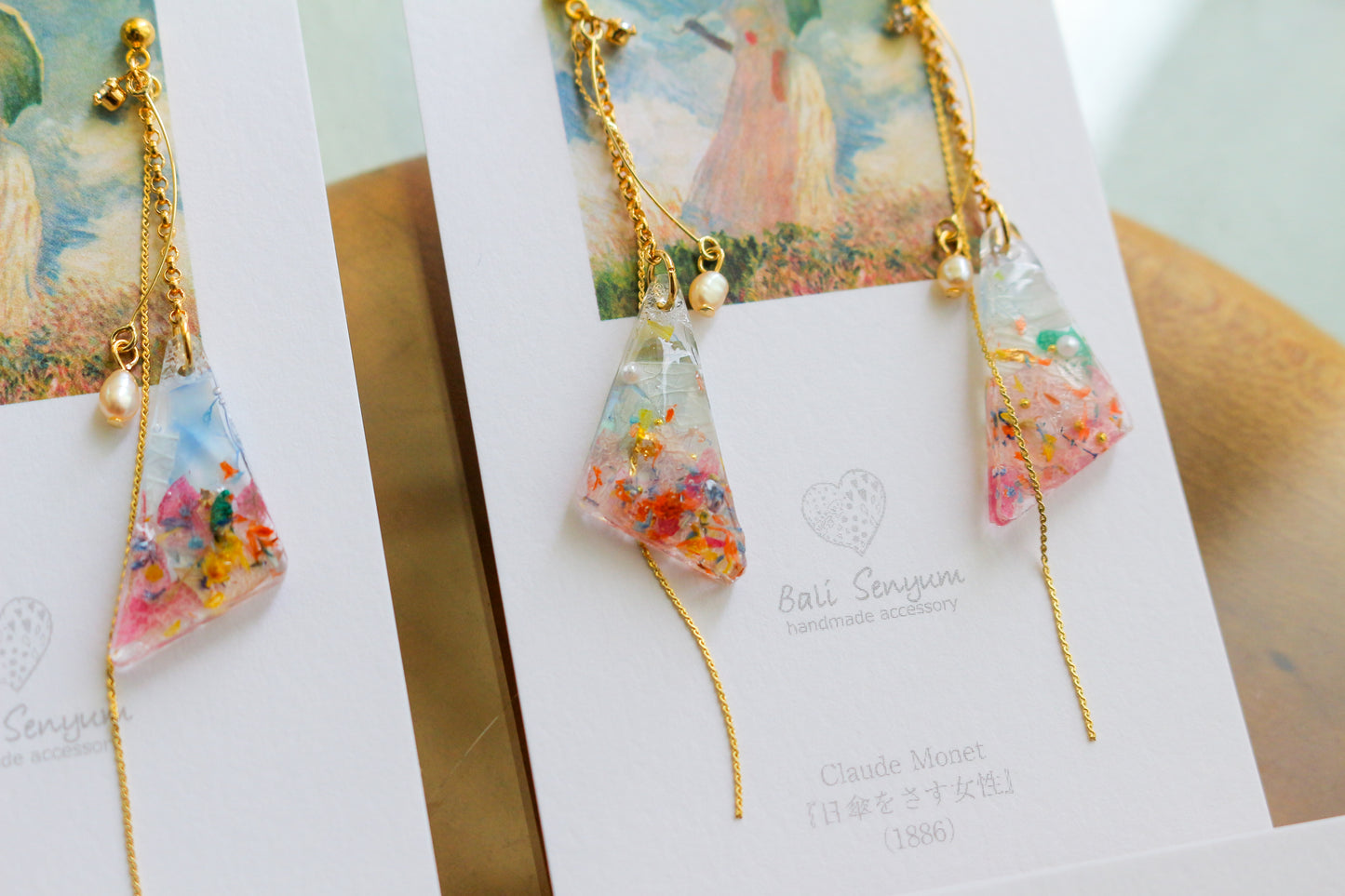 Claude Monet Woman with a Parasol Inspired Triangular Floral Earrings-散歩(日傘をさす女性)