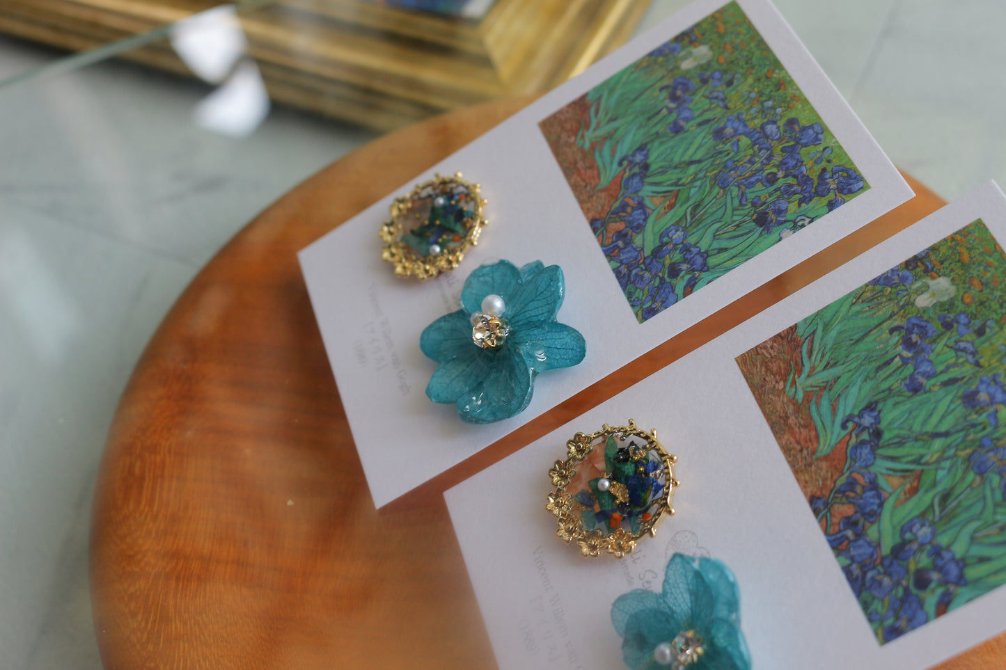 Gogh Inspired Flower and Medallion No.1 イヤリング Clip-on アイリス