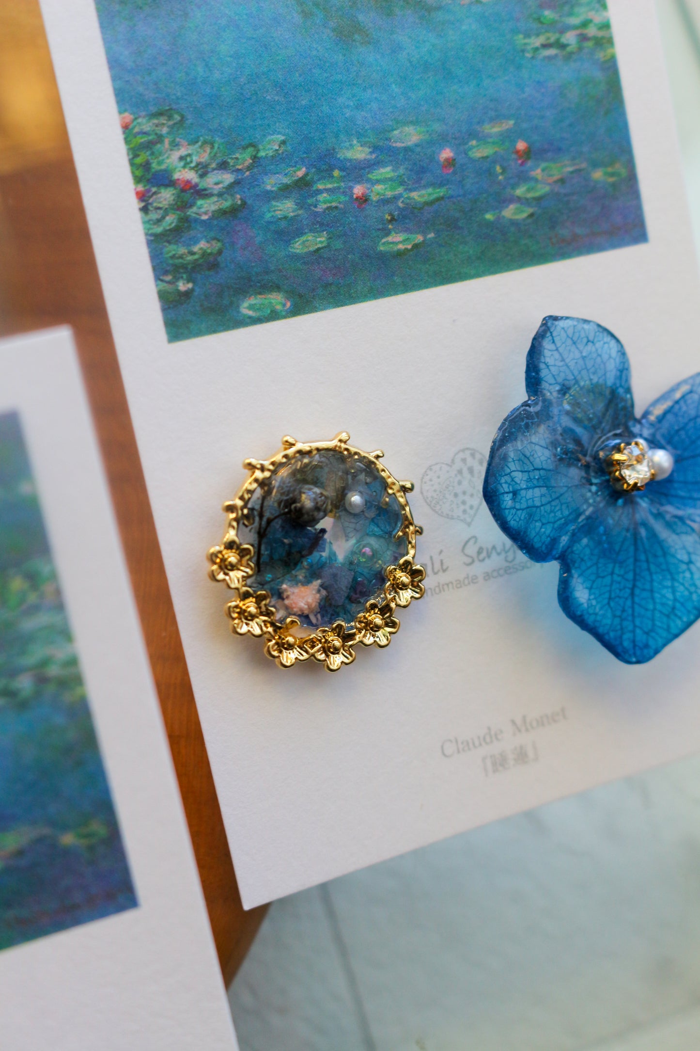 Monet's Water Lilies Inspired Flower and Medallion No.8 イヤリング Clip-on 睡蓮