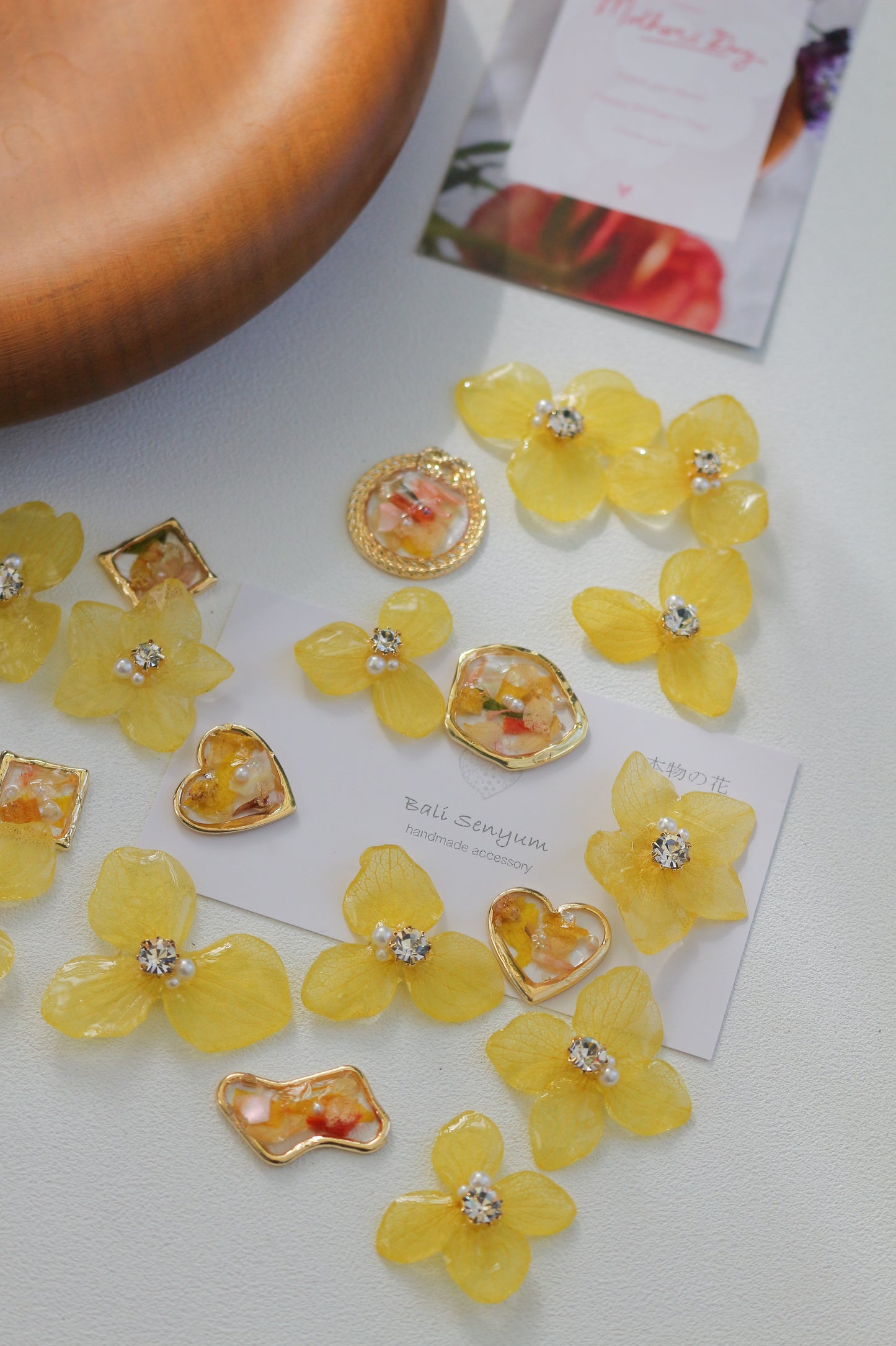 Hydrangea and Flower Medallion チタンピアス Titanium Pierce Earring No.14