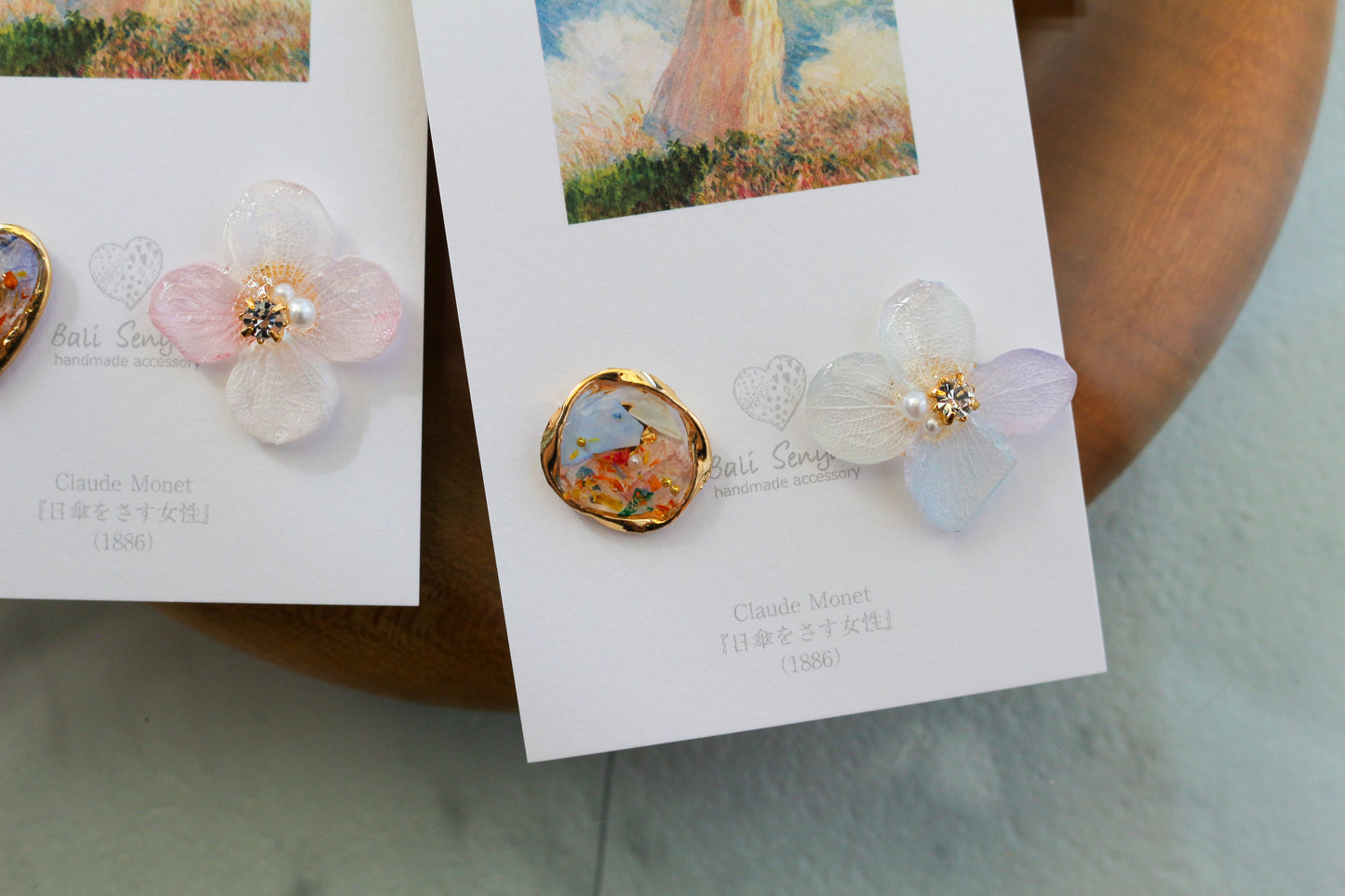 Monet Inspired Flower Earrings No.6 ピアスTitanium Pierce 日傘をさす女性