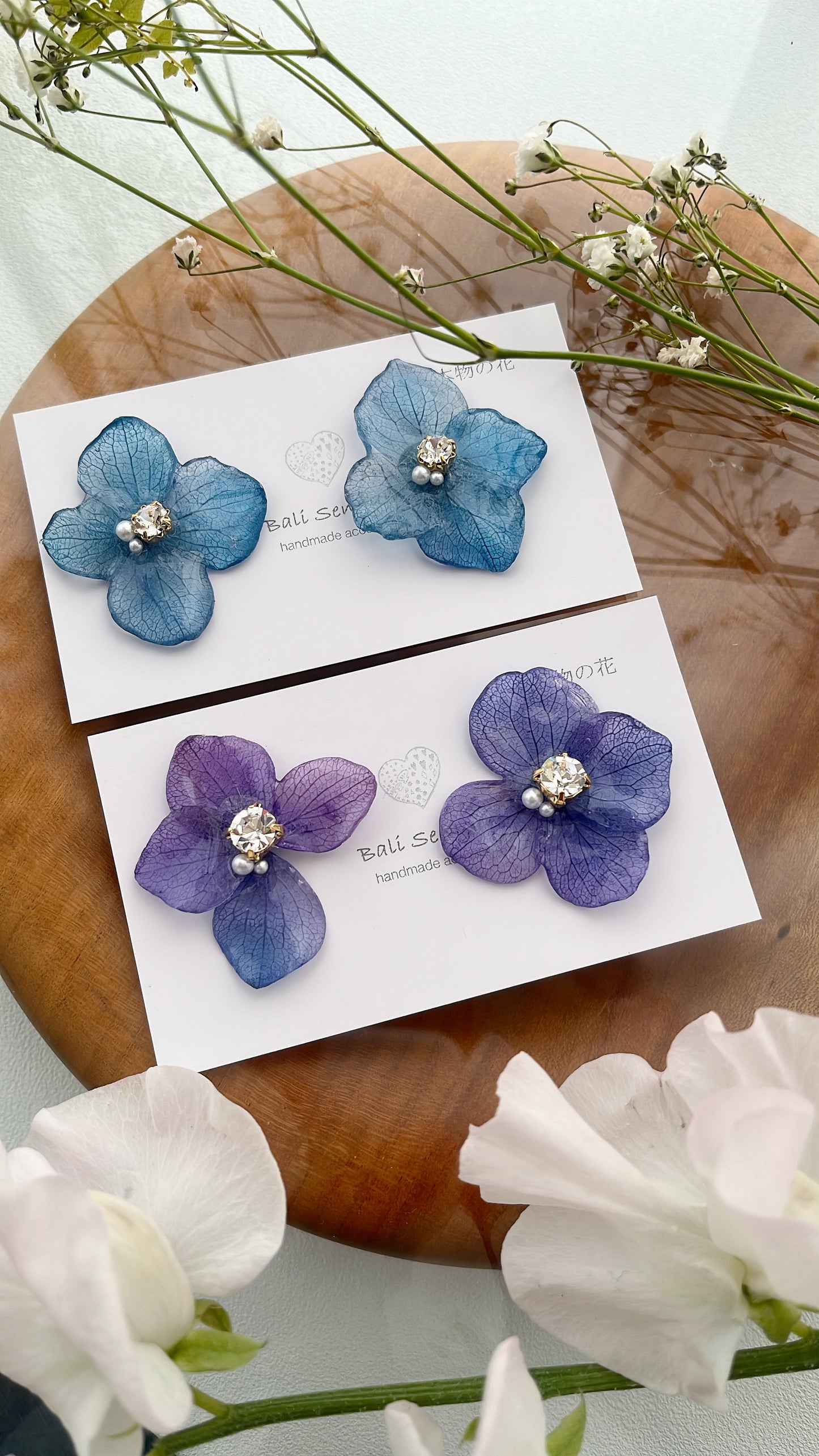 Hydrangea Petal No.49 パーツ選べます。Clip-on or Titanium Pierce
