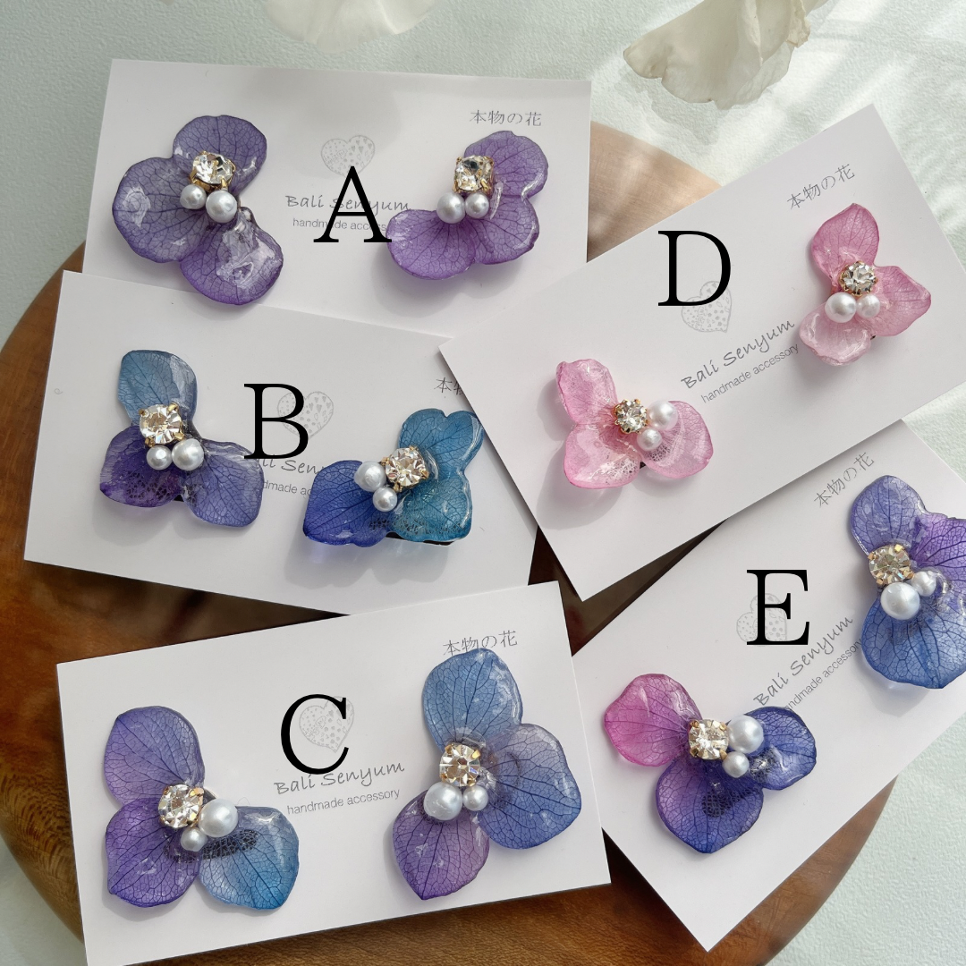 Gradation Hydrangea Wing No.94 - Clip-on(イヤリング)