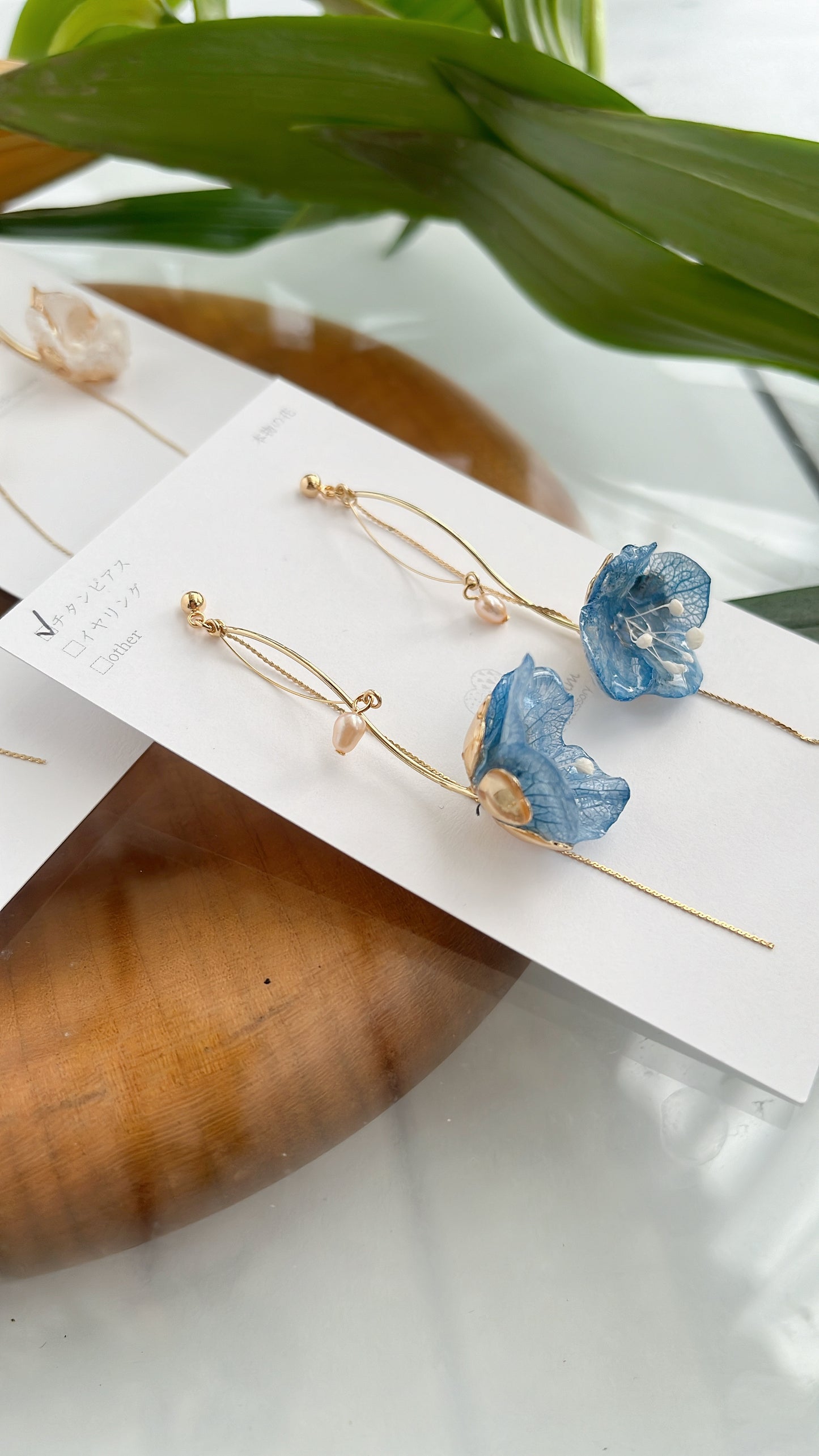 Dangling Flower Earring with Pearl ピアスorイヤリング