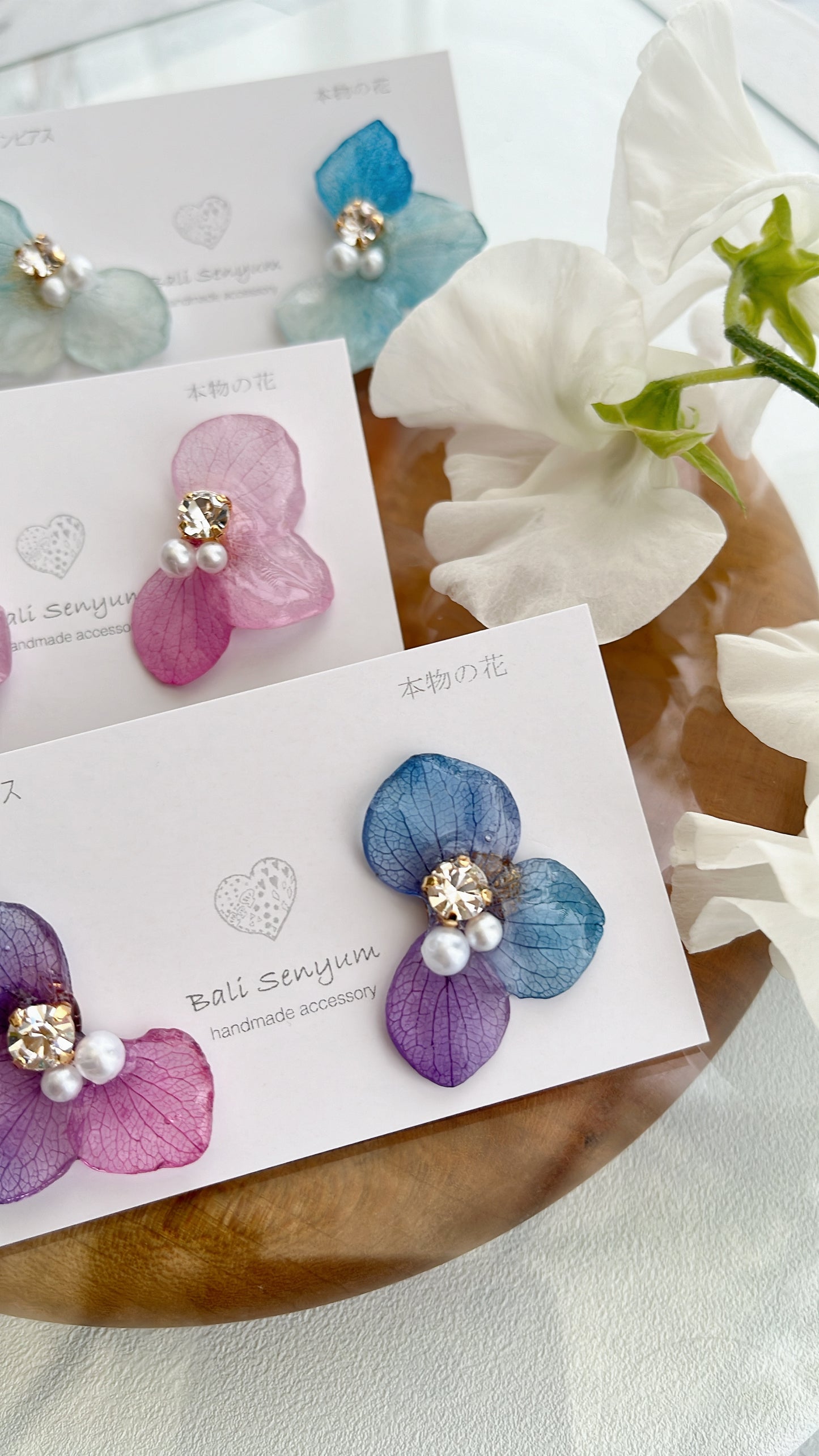 Gradation Hydrangea Wing No.92- Titanium Pierce(ピアス)
