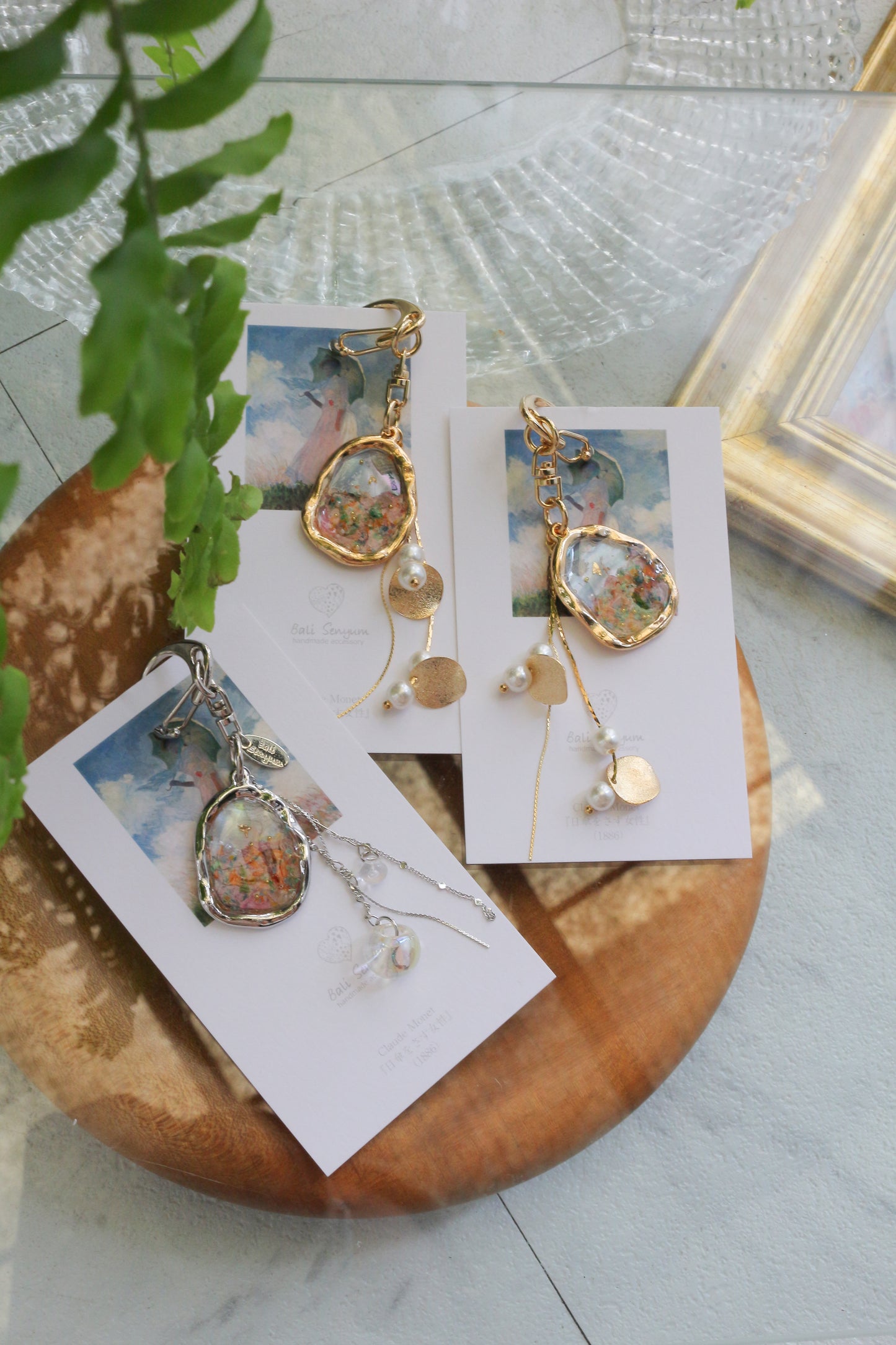 Monet Inspired Flower Bag Charm No.1 散歩(日傘をさす女性)