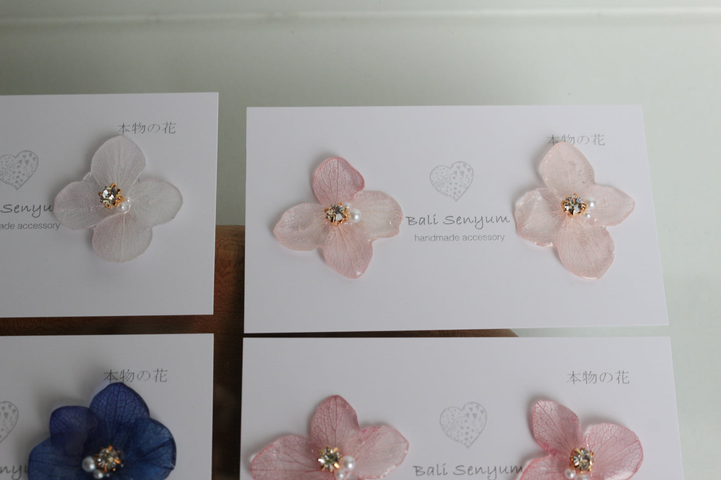 Hydrangea Petal No.60 パーツ選べます。Clip-on or Titanium Pierce