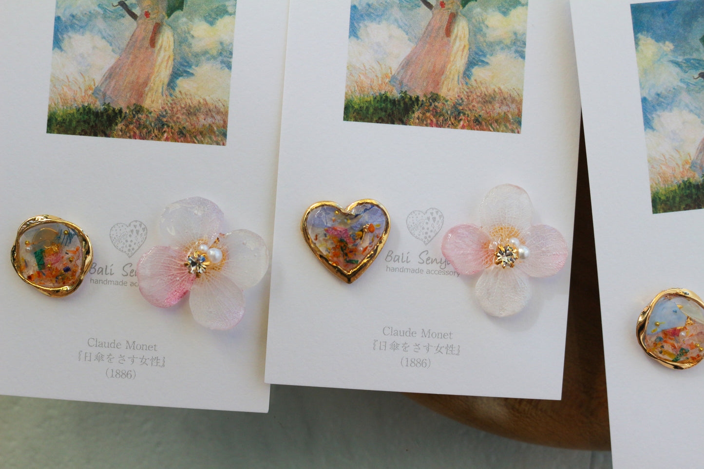 Monet Inspired Flower Earrings No.6 ピアスTitanium Pierce 日傘をさす女性