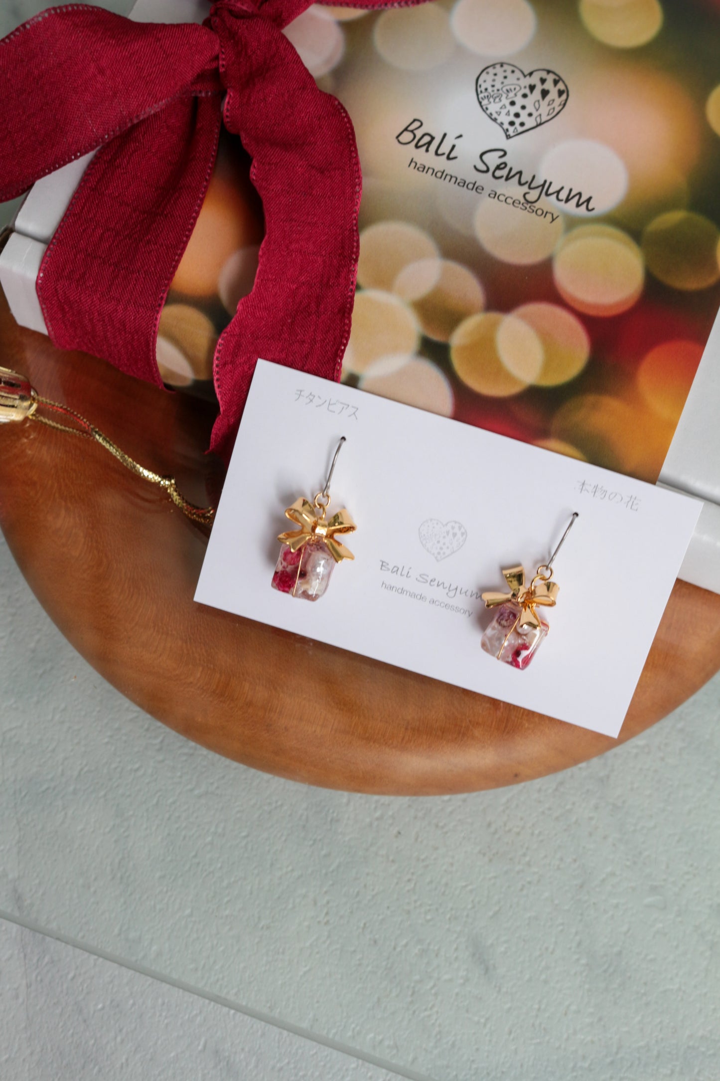 Christmas Gift Earring - White  Christmas #24