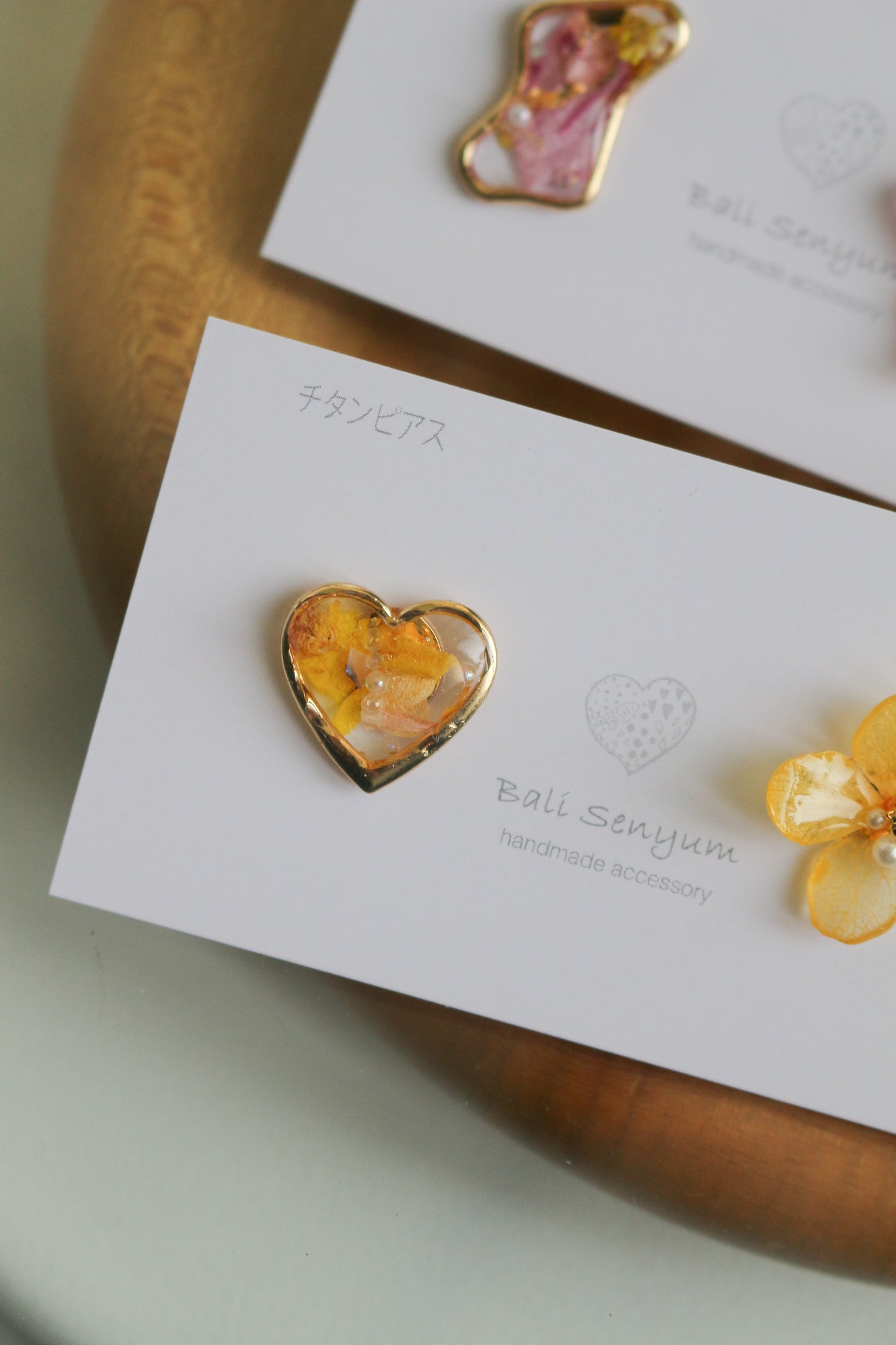 Hydrangea and Flower Medallion チタンピアス Titanium Pierce Earring No.14