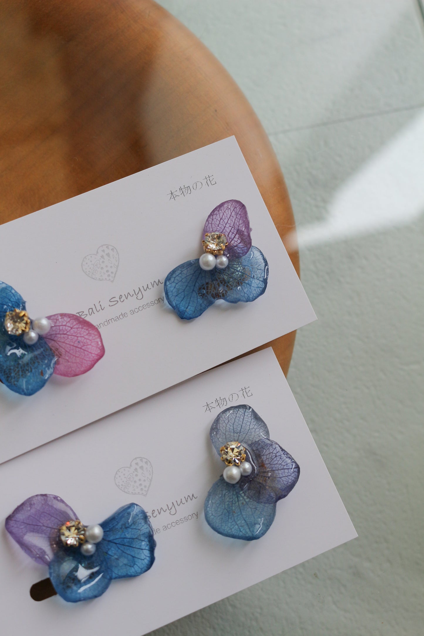 Gradation Hydrangea Wing No.125 - Clip-on(イヤリング)