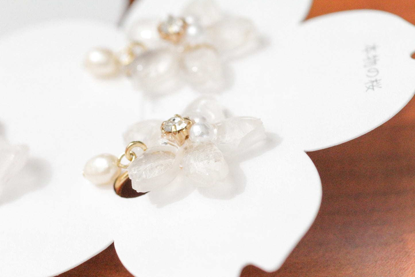Small Someiyoshino Sakura Earrings with Pearl #S040