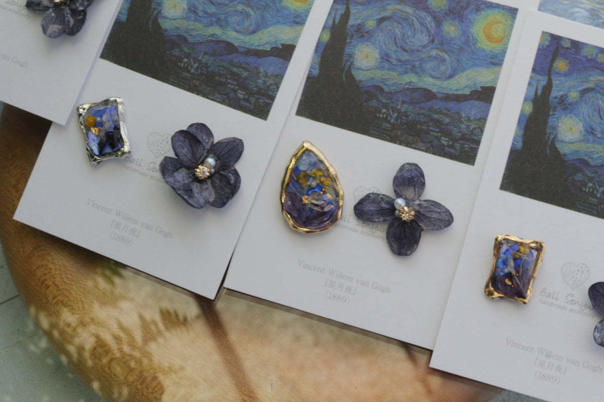 Gogh Inspired Flower and Medallion No. 1 Pierceチタンピアス - 星月夜