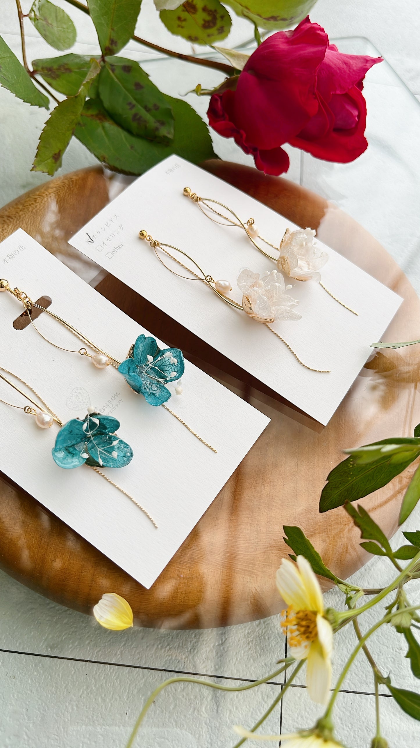 Dangling Flower Earring with Pearl ピアスorイヤリング